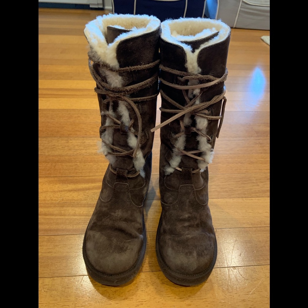 Women’s lace up Uggs
